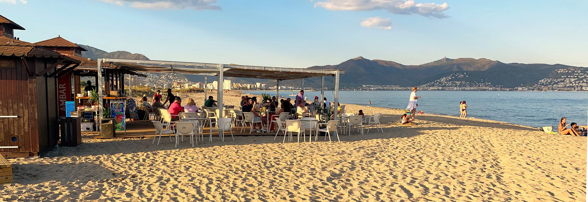 Restaurant aan het strand in Spanje
